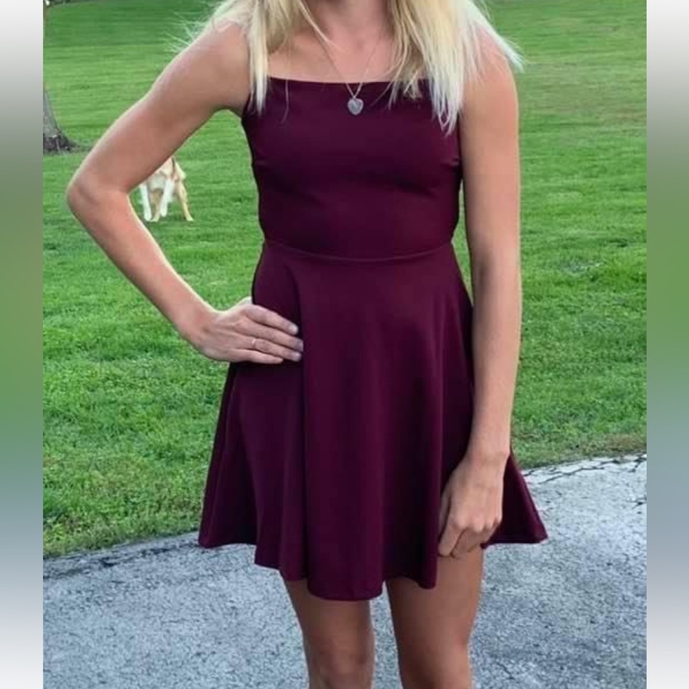 Windsor Strapless Burgundy Junior Dress